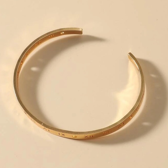 Gold Roman Numeral Bracelet - Picture 3 of 3